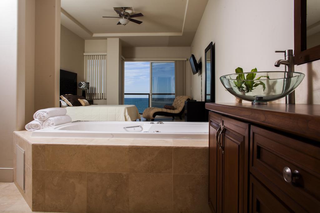 Playa Bonita Luxury Suites Rosarito Szoba fotó